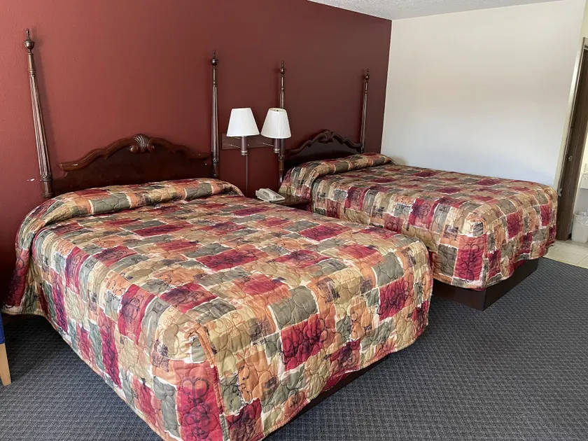 Foster Inn Monticello - Image 1
