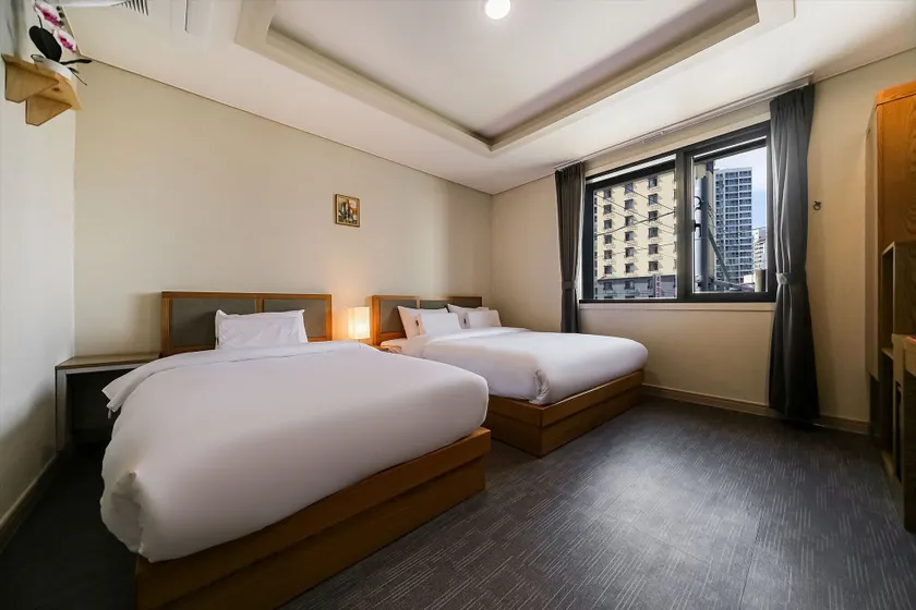Masan Amor Hotel - Image 1