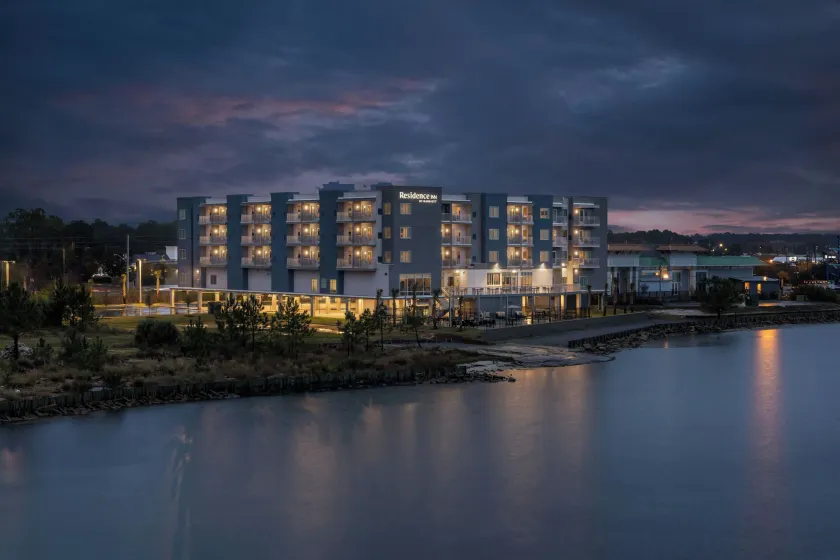 Residence Inn by Marriott Navarre Waterfront - Image 1