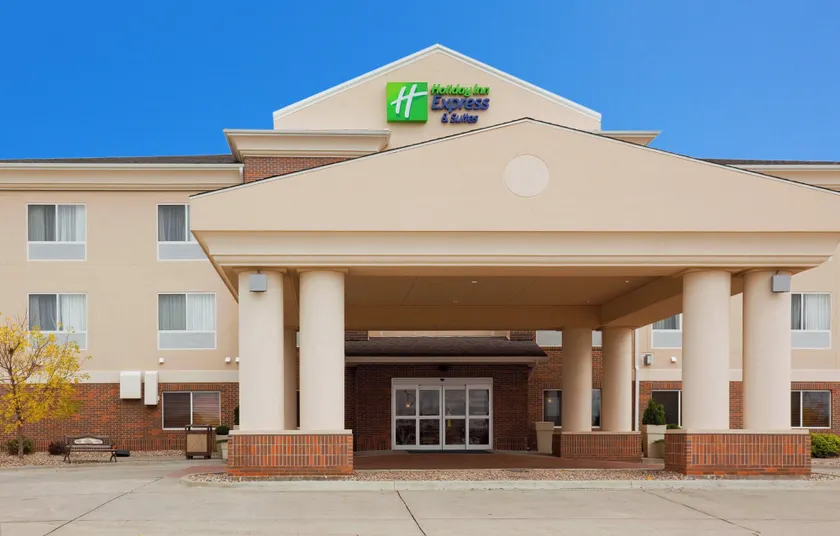 Holiday Inn Express & Suites Yankton by IHG - Image 1
