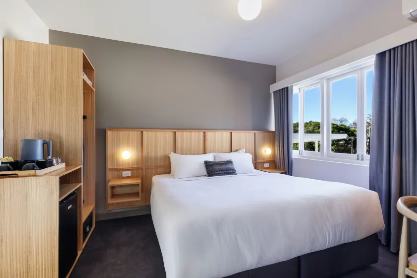 Kingsgrove Hotel - Image 1