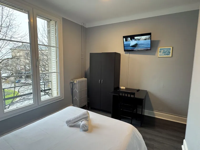 Abc Hotel - Image 1