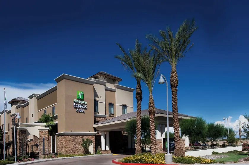 Holiday Inn Express & Suites Phoenix Glendale Dist by IHG - Image 1