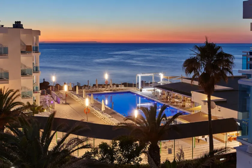 Aparthotel Nereida - Image 1