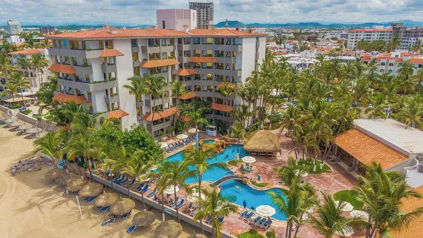 Luna Palace - Image 1
