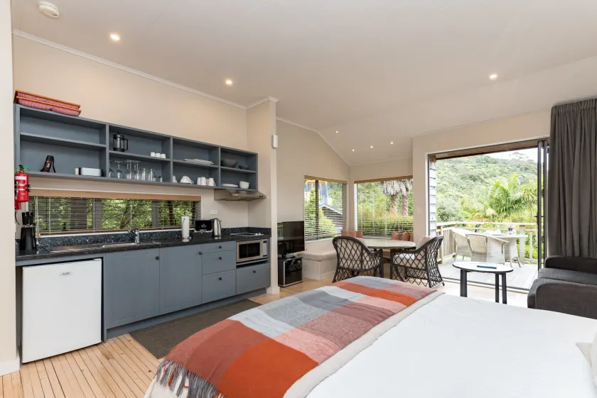 Bay of Islands Holiday Apartments - Image 1