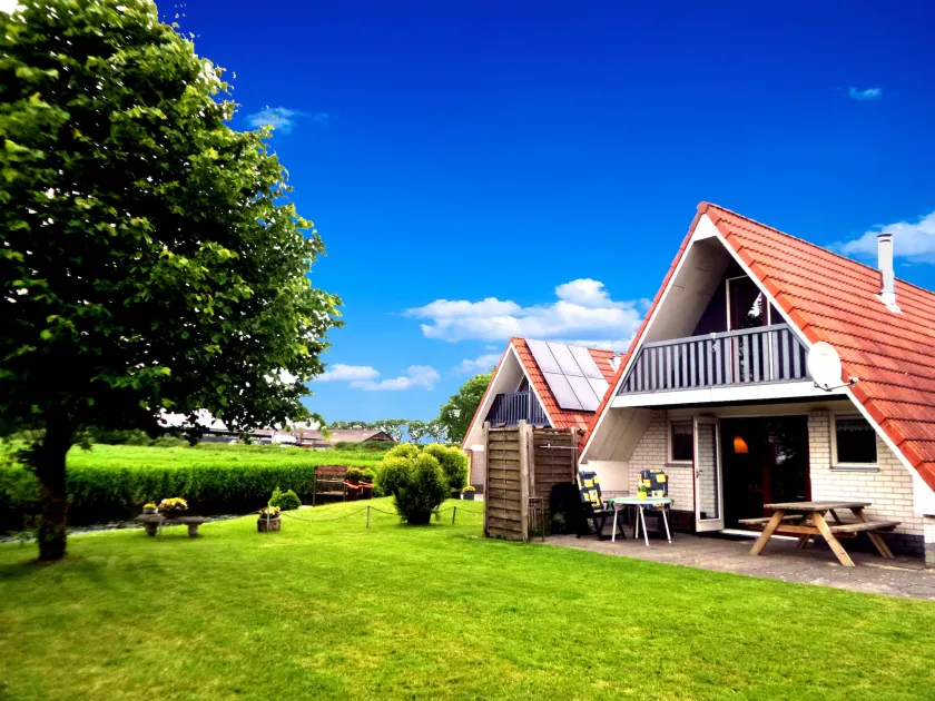 Leonie 6 pers holiday home with a large garden close to the Lauwersmeer - Image 1