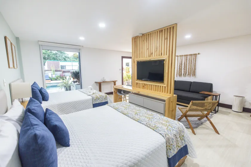 Paradise Bay Hotel Boutique - Image 1