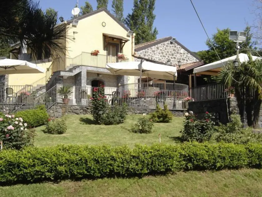 Ai Vecchi Crateri - Image 1