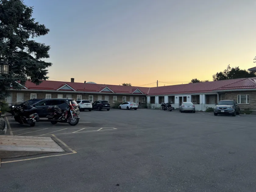 Tulip Motel - Image 1