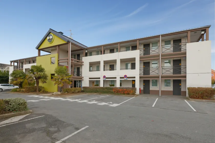 B&B HOTEL Lens Noyelles-Godault - Image 1