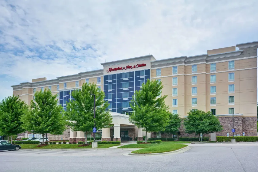 Hampton Inn & Suites Raleigh/Crabtree Valley - Image 1