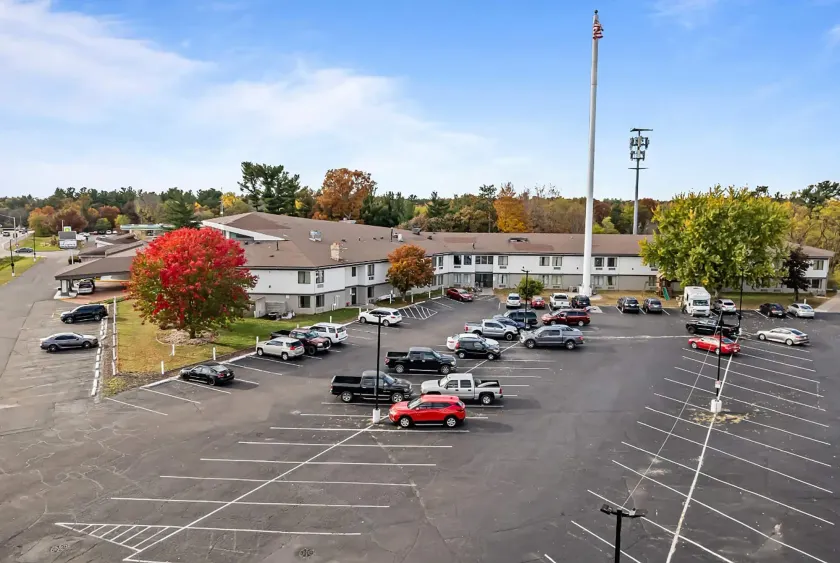 Ramada by Wyndham Stevens Point - Image 1