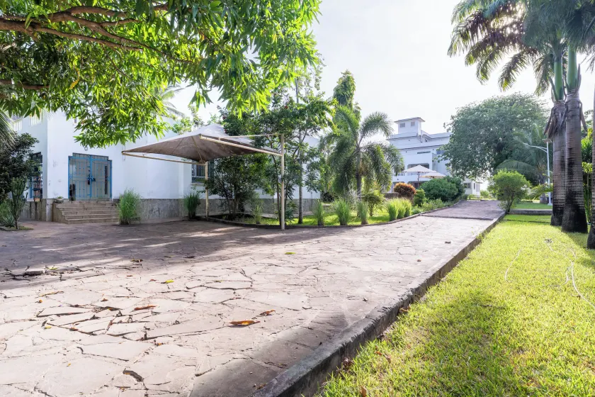 Queens Chateau Boutique Villa - Image 1