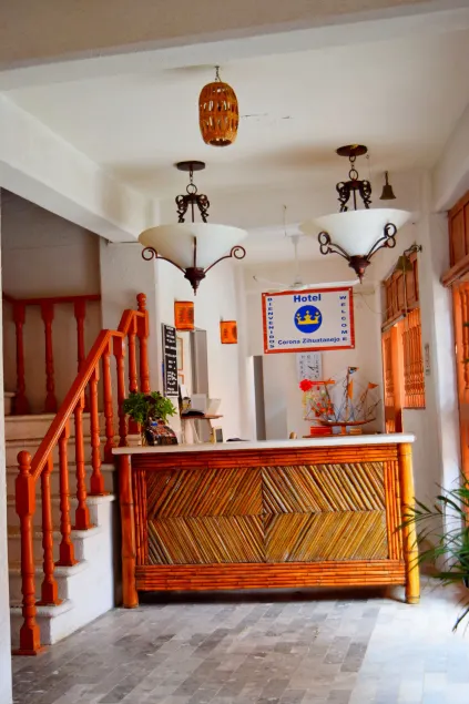 Hotel Corona Zihuatanejo - Image 1