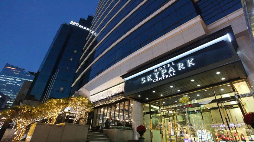 Hotel Skypark Central Myeongdong - Image 1