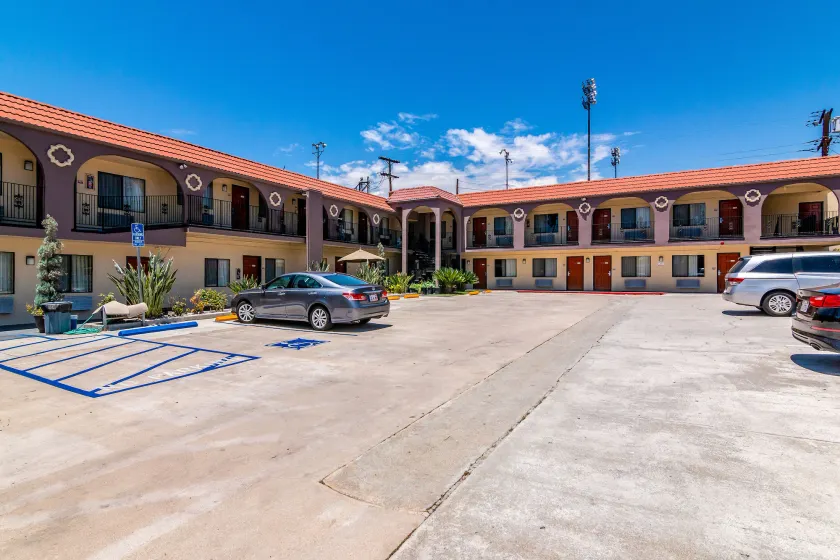 Glenridge Inn Glendale - Pasadena - Image 1