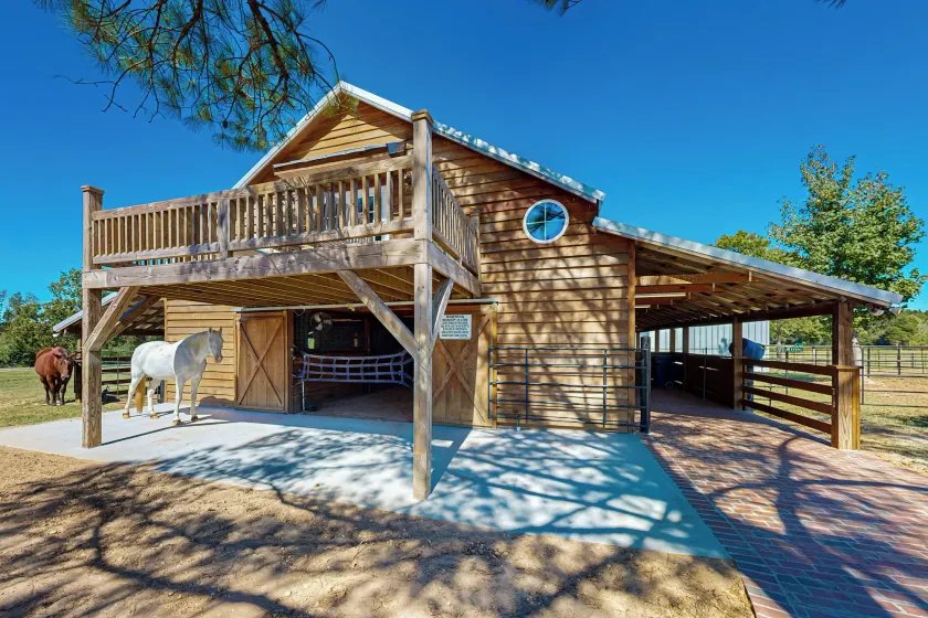 Historic Barn in Mississippi: Equestrian Getaway! - Image 1