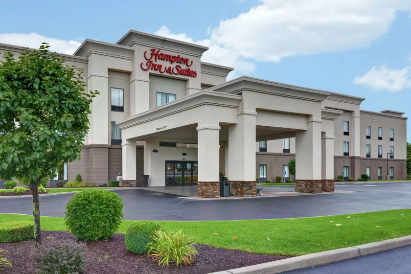 Hampton Inn and Suites New Hartford/Utica - Image 1