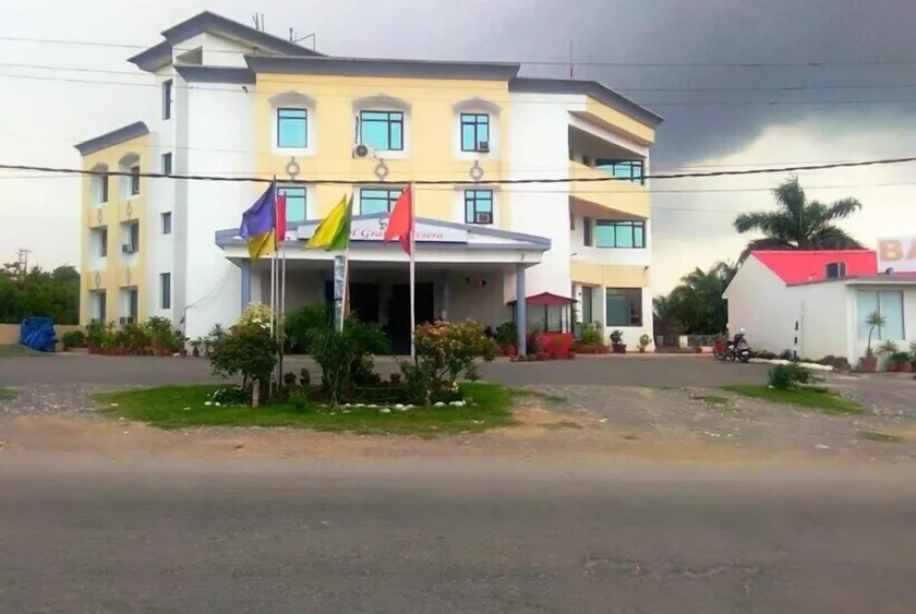 Hotel Grand Riviera - Image 1