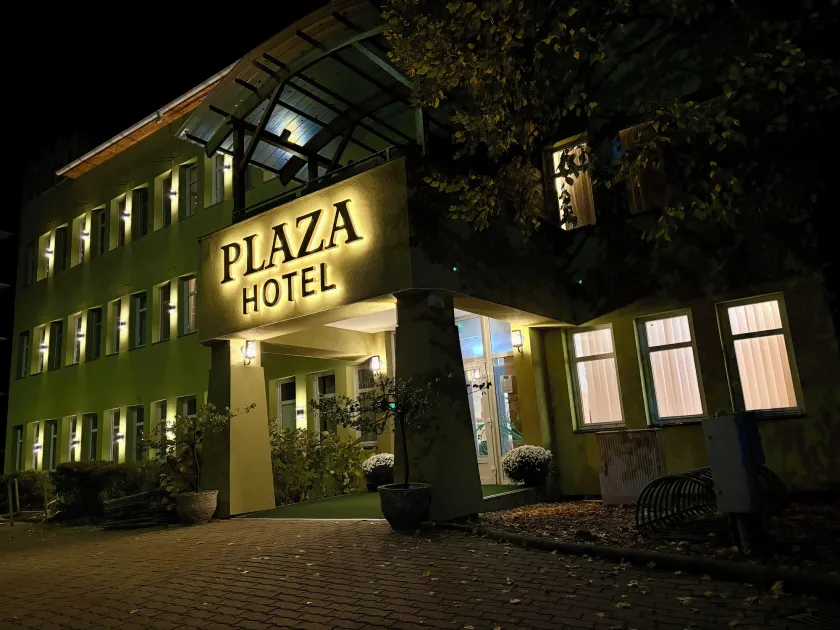 Plaza Hotel Gyula - Image 1