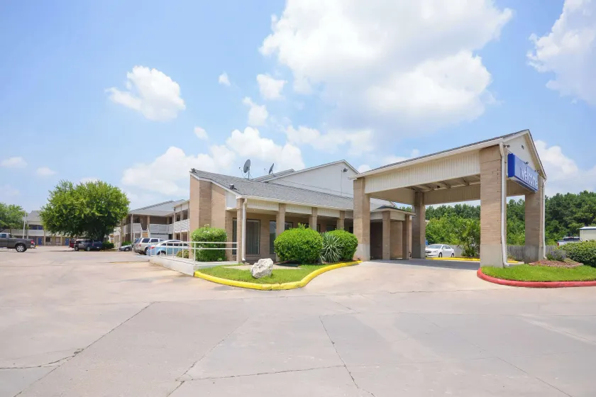 Motel 6-Baytown, TX - Baytown East - Image 1