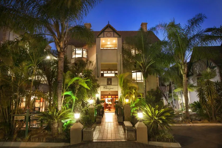 Court Classique Suite Hotel - Image 1
