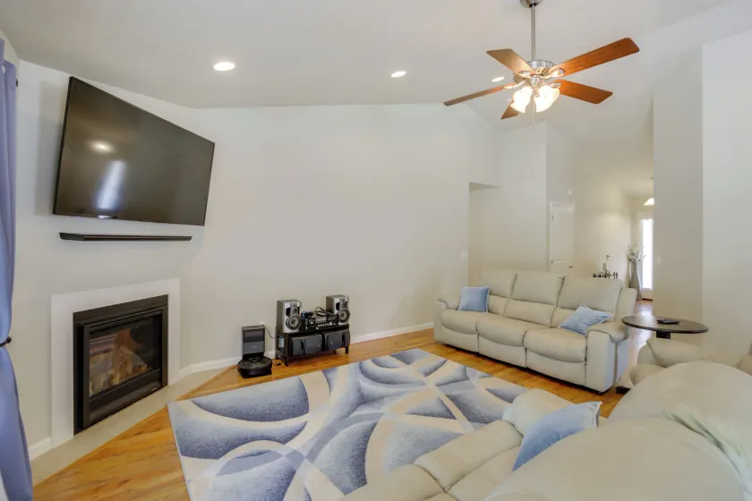 2 Blocks to White Water Launch: Mill City Home - Image 1
