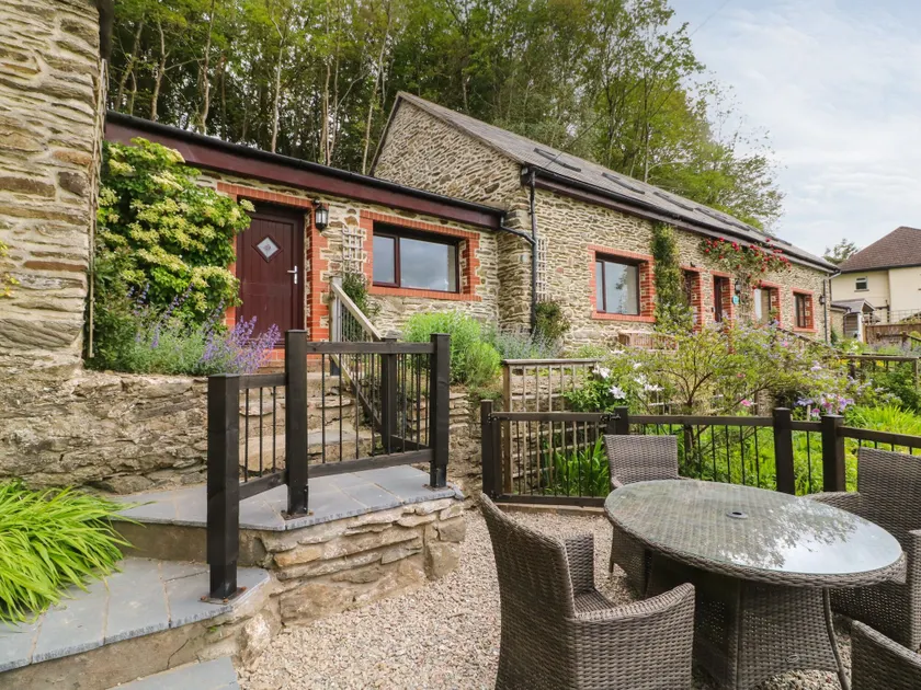 Honeysuckle Cottage - Image 1