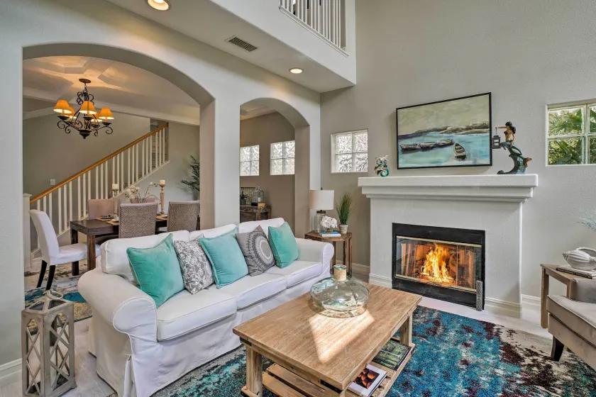 Oceanside Home w/ Rooftop Patio, Walk to Beach! - Interior