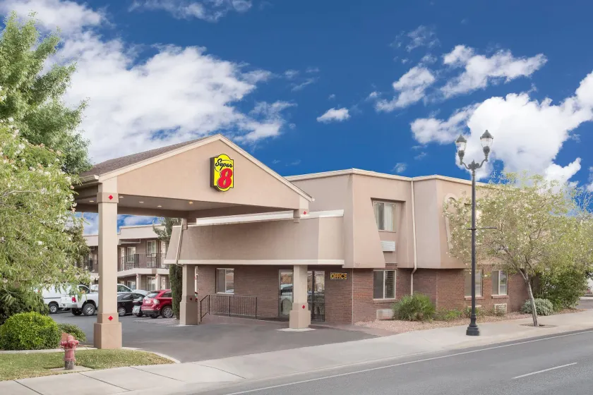 Super 8 by Wyndham St. George UT - Image 1