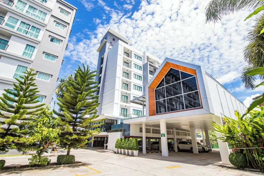 Phavina Hotel & Grand Boutique Rayong - Image 1