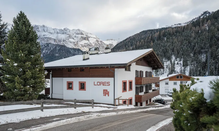 Apartments Lores - Image 1