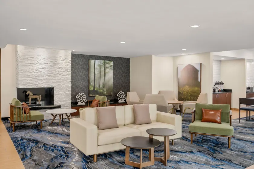 Fairfield Inn & Suites Naperville/Aurora - Image 1