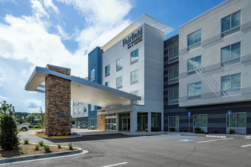 Fairfield by Marriott Inn & Suites Savannah I-95 North - Image 1
