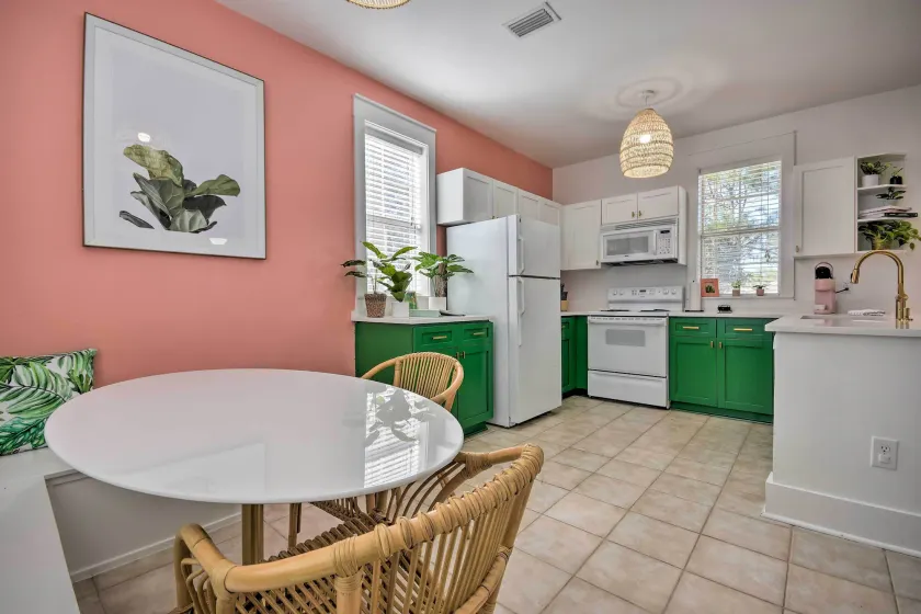 Easy Walk to Seagrove Beach: 'Beverly Bungalow' - Image 1