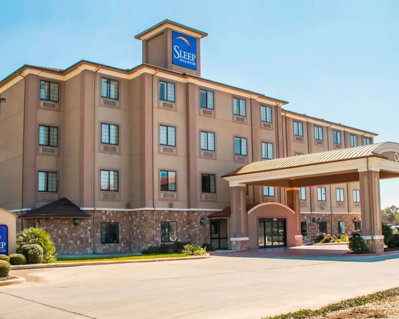 Sleep Inn & Suites at Six Flags - Image 1