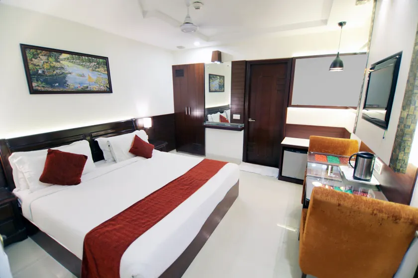 Taj Inn Hotel - Image 1