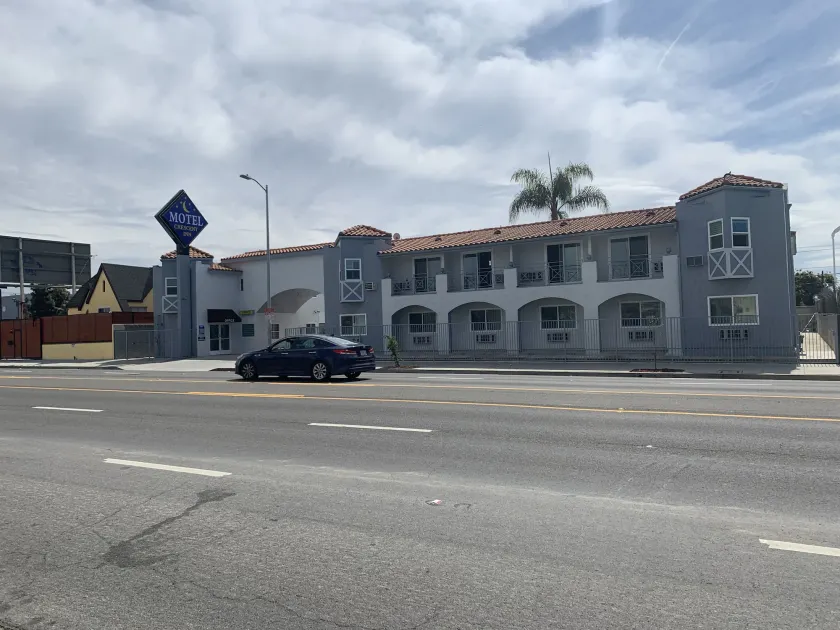 Crescent Inn - Image 1