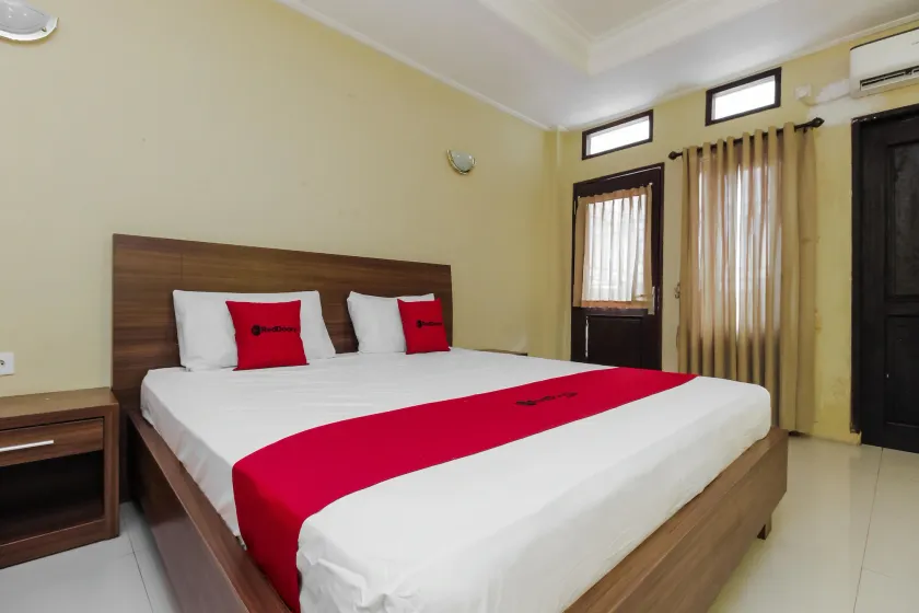 RedDoorz near Taman Samarendah Samarinda - Image 1