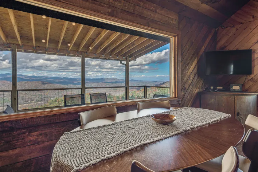 Dreamy Penrose Cabin w/ Panoramic Mountain Views - Image 1