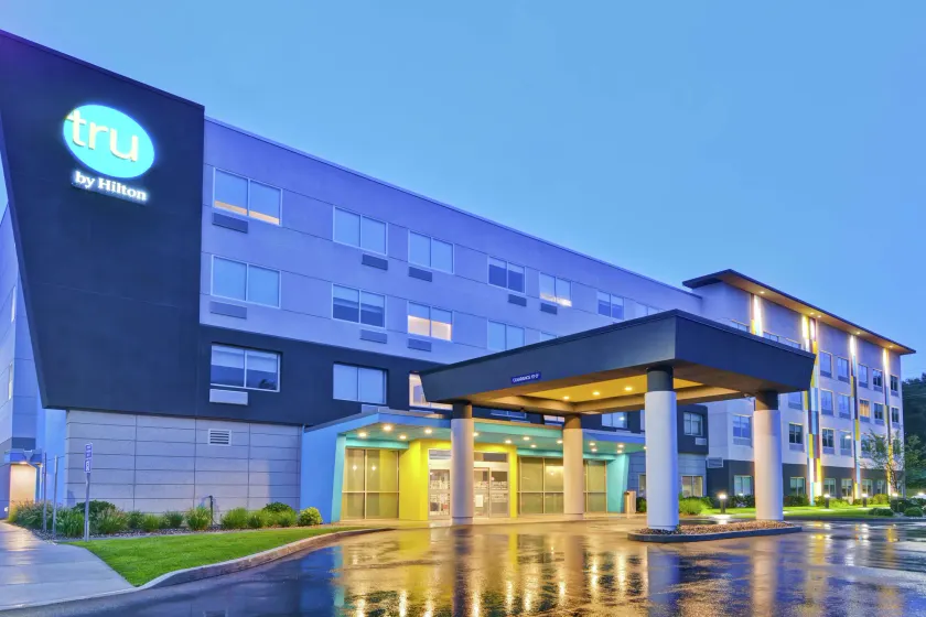 Tru by Hilton Middletown - Image 1