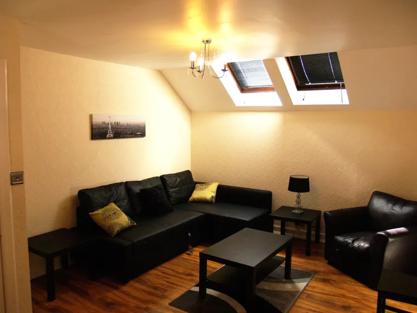 Niddry Street Apartments Edinburgh - Image 1