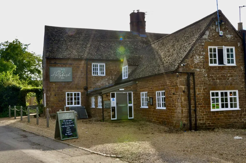 The Hollybush Inn and B&B - Image 1