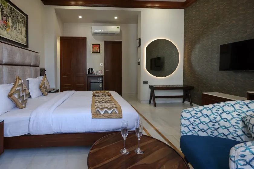 Vrinda Hotel - Image 1