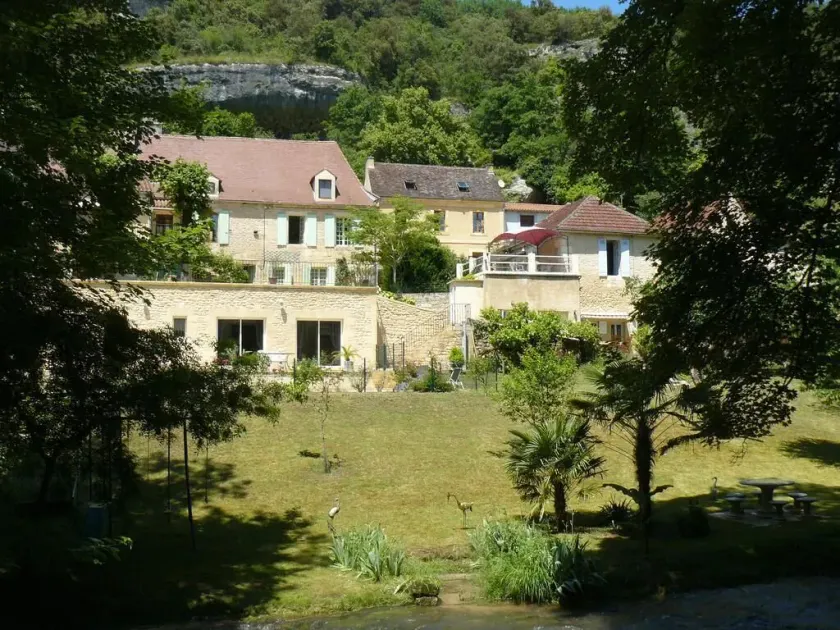 Chambres d'Hôtes & Gites Pouget - Image 1