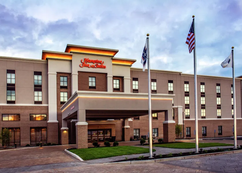 Hampton Inn & Suites Foxborough/Mansfield - Image 1