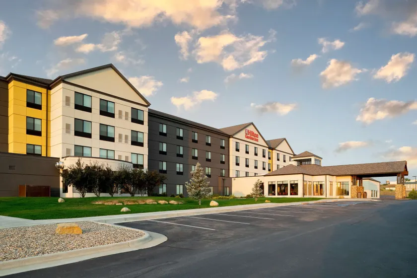 Hilton Garden Inn Rapid City - Image 1
