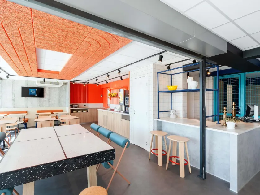 ibis budget Pertuis Portes du Luberon - Image 1