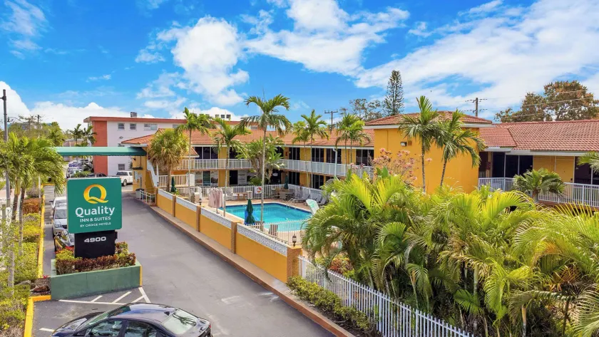 Quality Inn & Suites Airport-Cruise Port Hollywood - Image 1